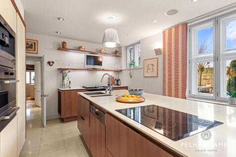 Kitchen / Breakfast Room, Crestwood, Stamford