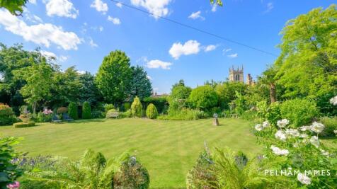 Gardens, Crestwood, Stamford