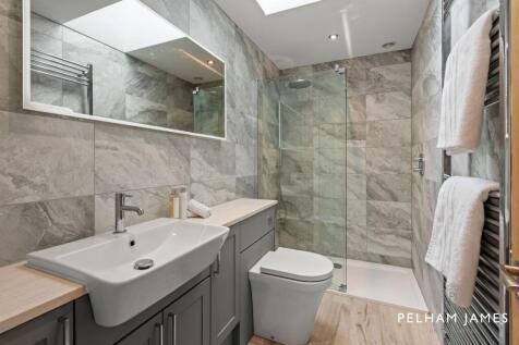 En Suite, Victoria House, Lenton