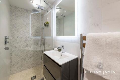 En Suite, Winston House, Langham
