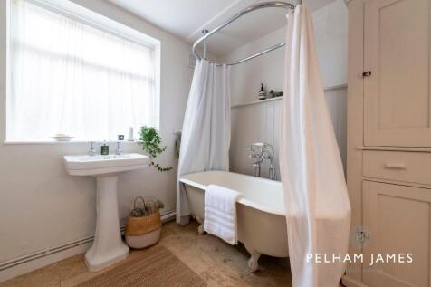 Bathroom, Kingstone Cottage, Belton