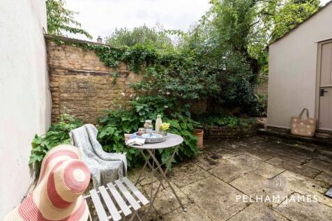 Courtyard, 20 High Street, Easton on the Hill