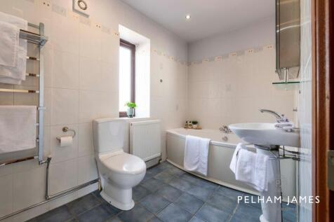 En Suite, The Old Barn, Water Newton