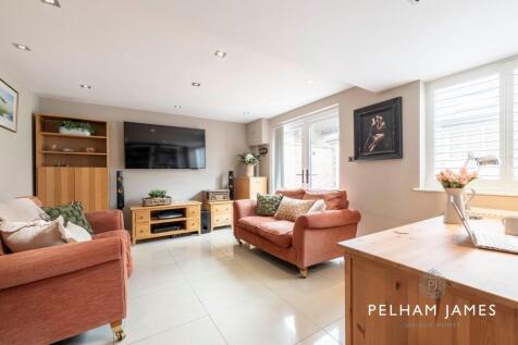 Family Room, Corner Barns, Cold Overton