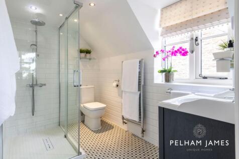 En Suite, Corner Barns, Cold Overton