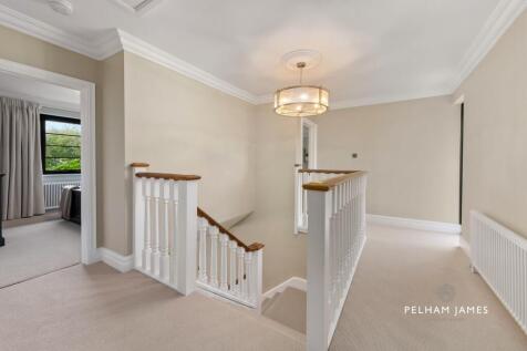 Landing, Lincoln Road, Peterborough