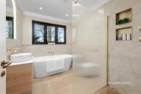 Bathroom, Lincoln Road, Peterborough