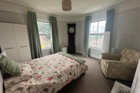 Room 1.jpg