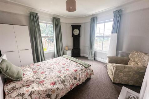 Room 1.jpg