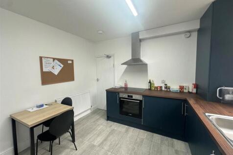 Kitchen 2.jpg