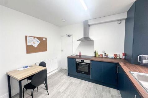 Kitchen 2.jpg