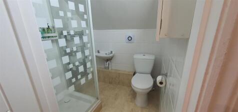 room 6 ensuitte.jpg