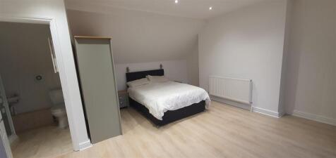 room 6.jpg