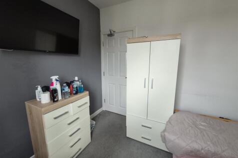 Rooom 5.jpg