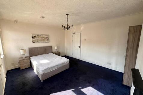 room 5 (2).jpg