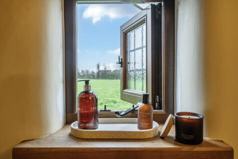 1384556-7-69283e4...