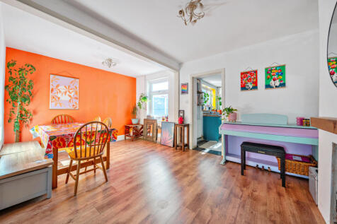 1382651-12-691b18...