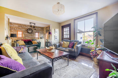 1384551-6-692595b...