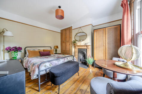 1384551-18-692597...