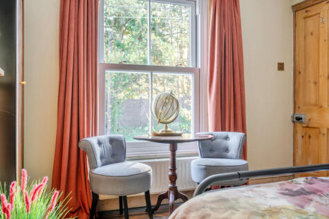 1384551-19-692597...