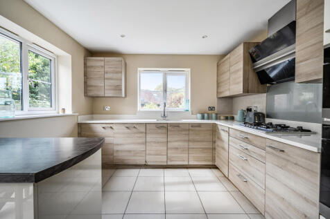 1358159-8-68de827...