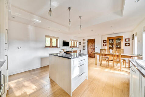 1364291-6-68e6827...