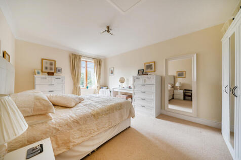 1369336-11-68f22b...