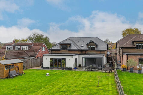 1373467-9-690b5f3...