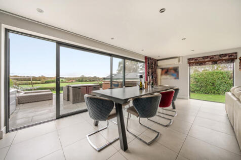 1383929-11-692472...