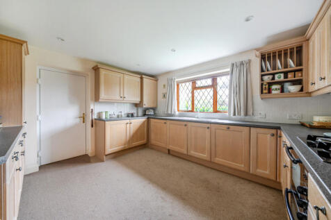 1381393-7-691db11...