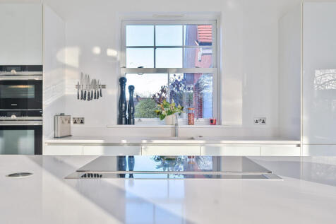 1384616-27-6929b4...