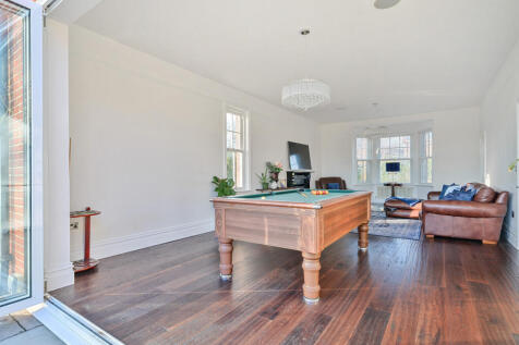 1384616-36-6929b4...