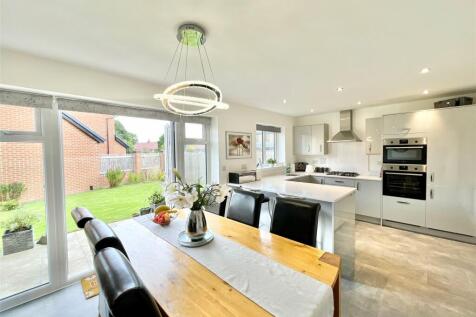 Kitchen/Diner/Family