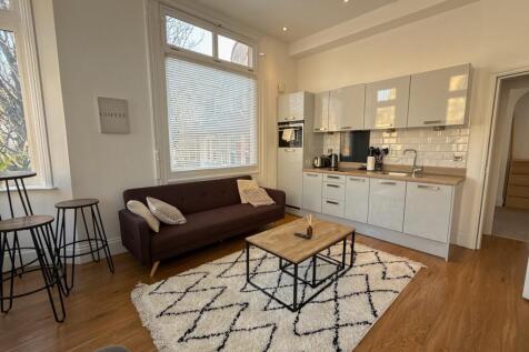 Lounge/Kitchen
