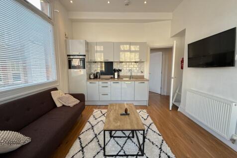 Lounge/Kitchen
