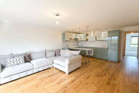 Lounge / Kitchen