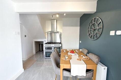 Dinng Kitchen