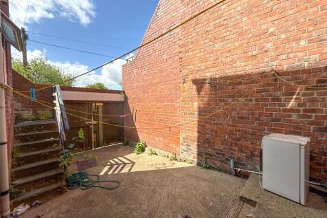 Shared Yard
