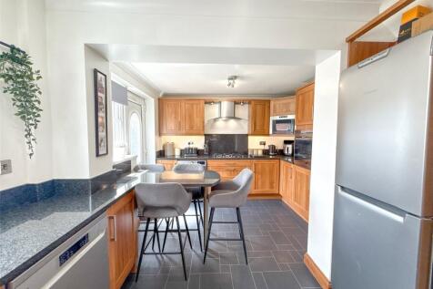 Breakfasting Kitchen