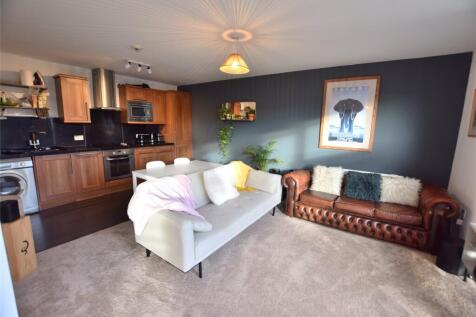 Living Room/Kitchen