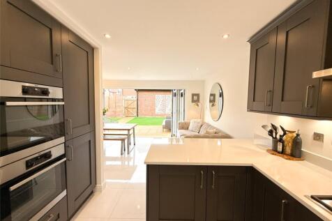 Breakfasting Kitchen