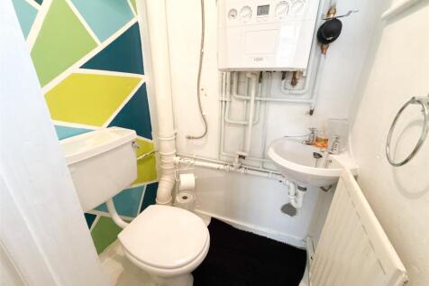 Downstiars Wc