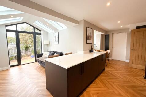 Dining kitchen