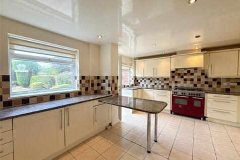 Breakfasting Kitchen