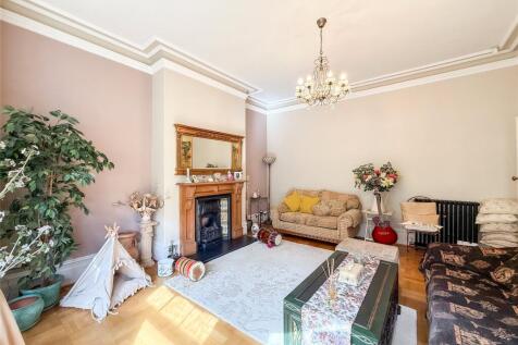 Formal Lounge