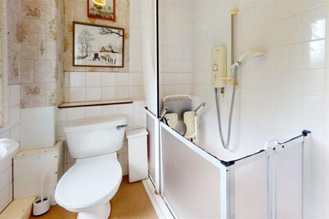 Bathroom.jpg