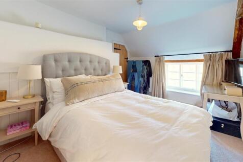 Bedroom (1).jpg