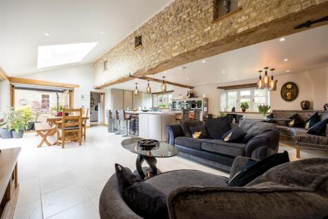 Blend of modern &amp; traditional
