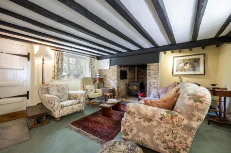Fireplace with bread oven &amp; spice door
