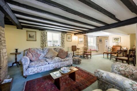 Extensive main living space
